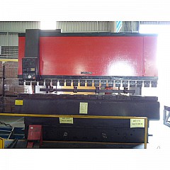 Máy chấn Amada RG80