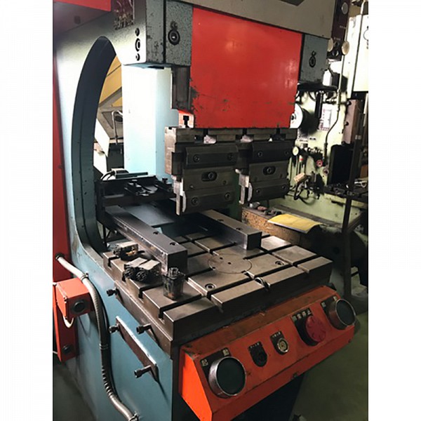 Máy Gia Công Tấm