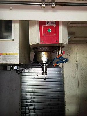 Ưu nhược điểm khi sử dụng máy tiện CNC, phay CNC mới và qua sử dụng từ Trung Quốc.