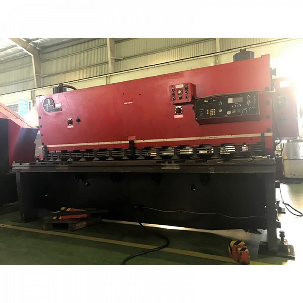 Máy Gia Công Tấm